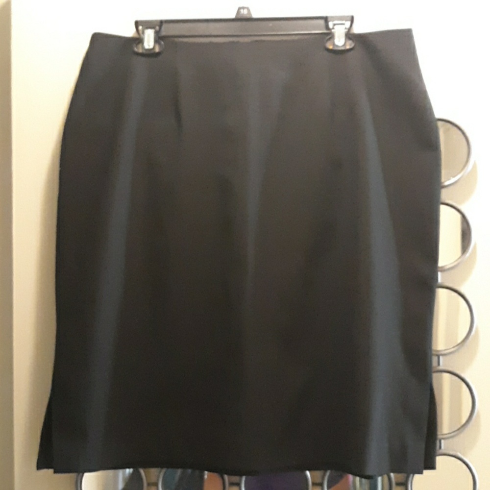 🌺BLOOMINGDALE'S Skirt